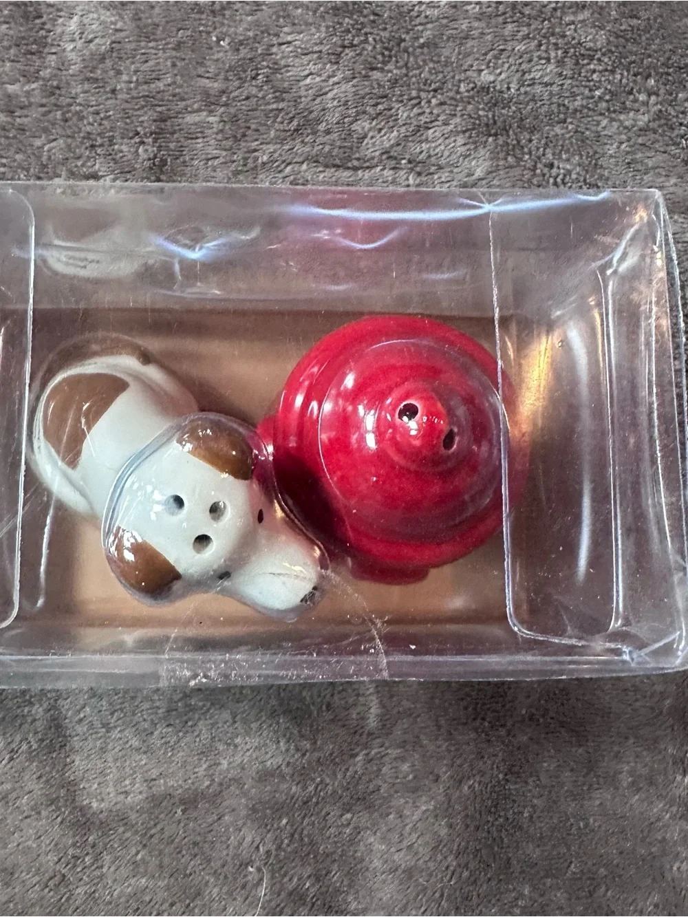 Willow Street Designs Dog Fire Hydrant Salt Pepper Shakers Ceramic NIB 40035